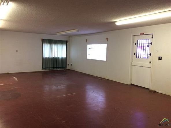 303 S Johnson St, Mineola, TX 75773